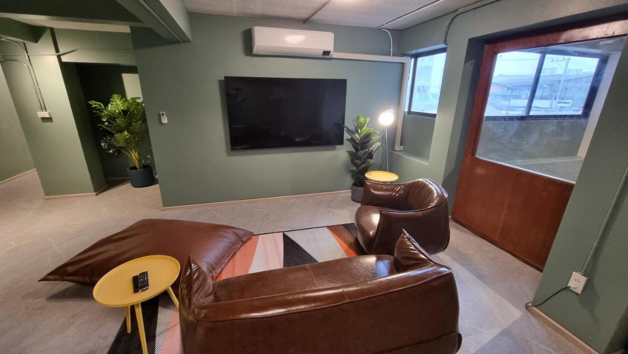 Glur Walking Street Hostel